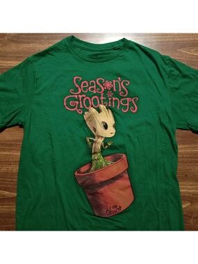 Groot Christmas T-shirt - Medium // Marvel Comics Guardians cute funny tee shirt